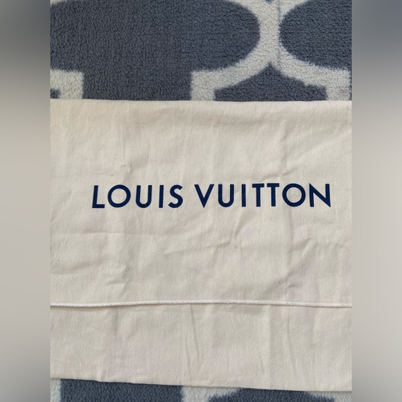 NWOT Authentic Louis Vuitton Foldover Handbag Storage Dust Cover 22”W X 14”H - Picture 2 of 9